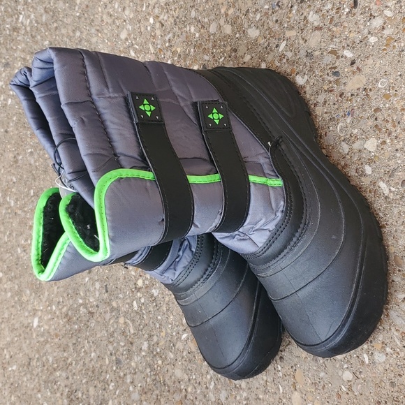 Wonder Nation Snow Boots Black Grey Big Kid Youth 5 Lined Skid Resistant - Picture 2 of 8